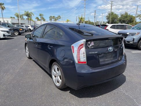 Used 2015 Toyota Prius Five image 5