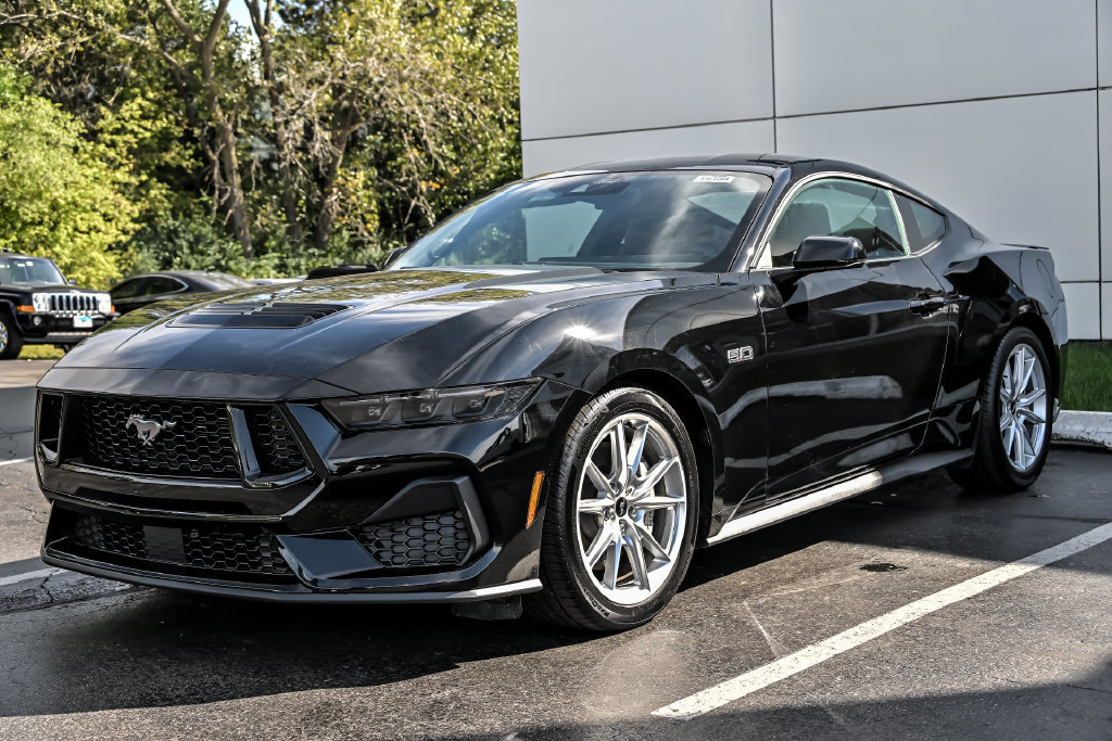 Certified 2025 Ford Mustang GT Premium RWD image 5