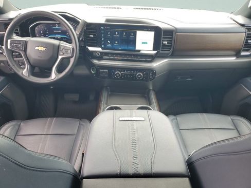 Used 2024 Chevrolet Silverado 2500 High Country w/ High Country Premium Package AWD/4WD image 11