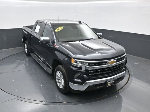 Used 2022 Chevrolet Silverado 1500 LT w/ Z71 Off-Road Package AWD/4WD image 1