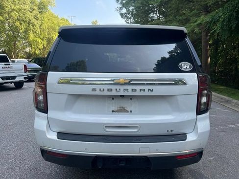 Used 2022 Chevrolet Suburban LT w/ Luxury Package AWD/4WD image 8