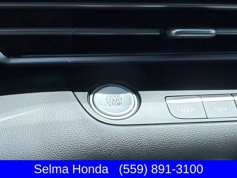 Used 2024 Hyundai Elantra Limited FWD image 17