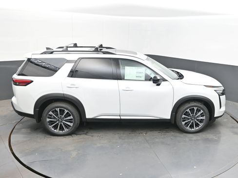 New 2026 Nissan Pathfinder Platinum AWD/4WD image 39