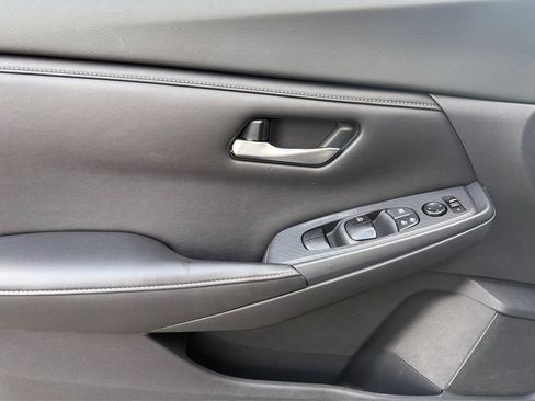 Used 2020 Nissan Sentra SV FWD image 18