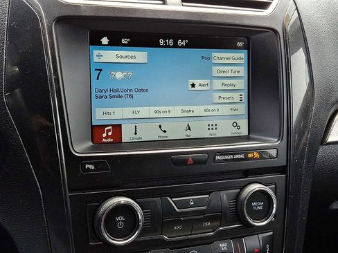 Used 2018 Ford Explorer XLT w/ Equipment Group 202A AWD/4WD image 20