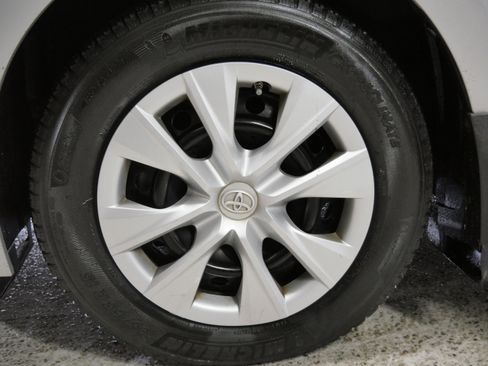 Used 2014 Toyota Corolla L image 15