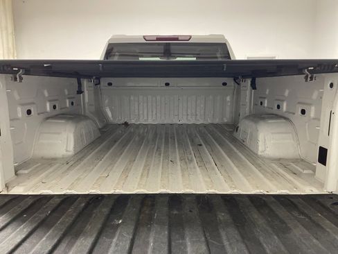 Used 2021 Chevrolet Silverado 1500 LT image 8