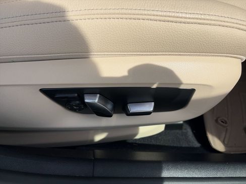 Used 2020 BMW 530i w/ Convenience Package RWD image 37