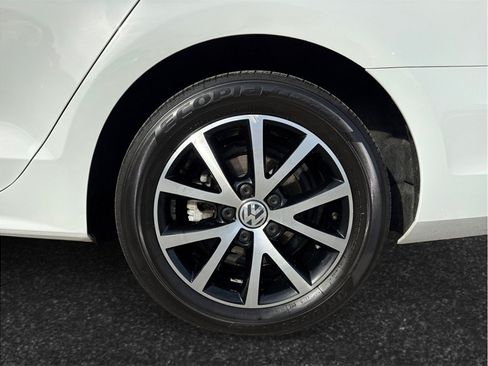 Used 2018 Volkswagen Jetta SE FWD image 13