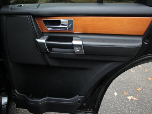 Used 2011 Land Rover LR4 HSE LUX image 46