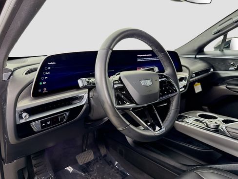 Used 2024 Cadillac Lyriq Sport RWD image 9