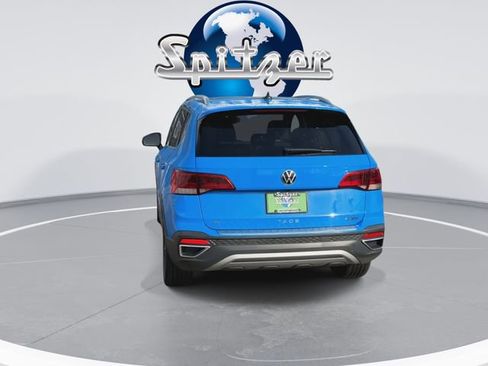 Used 2023 Volkswagen Taos SE w/ Panoramic Sunroof Package image 8