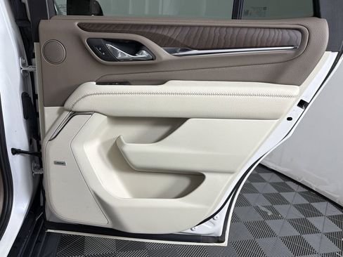 Used 2023 GMC Yukon Denali w/ Advanced Technology Package image 17