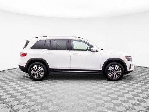 New 2025 Mercedes-Benz GLB 250 4MATIC image 6