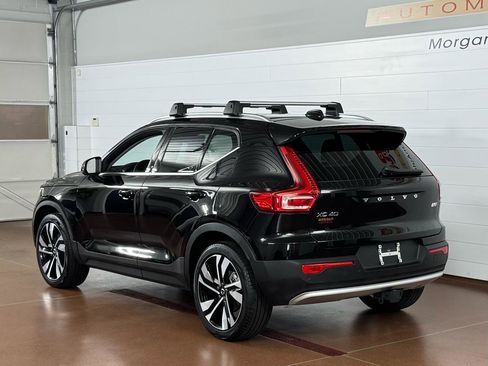 Used 2024 Volvo XC40 B5 Ultimate w/ Climate Package image 5