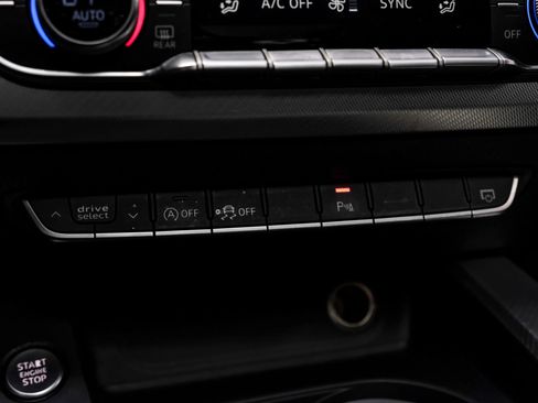 Used 2017 Audi A4 2.0T Premium image 29