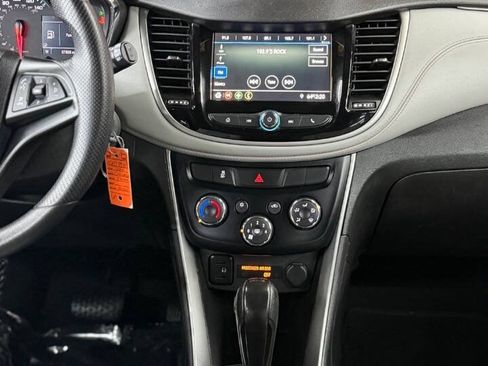 Used 2018 Chevrolet Trax LS w/ LPO, Cargo Package FWD image 12