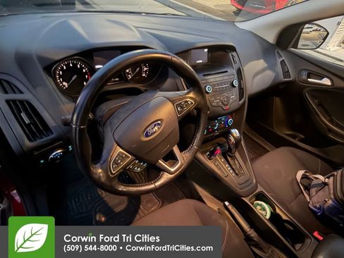 Used 2016 Ford Focus SE w/ SE Cold Weather Package image 2