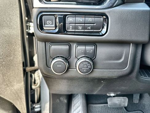 Used 2025 GMC Yukon Denali image 18