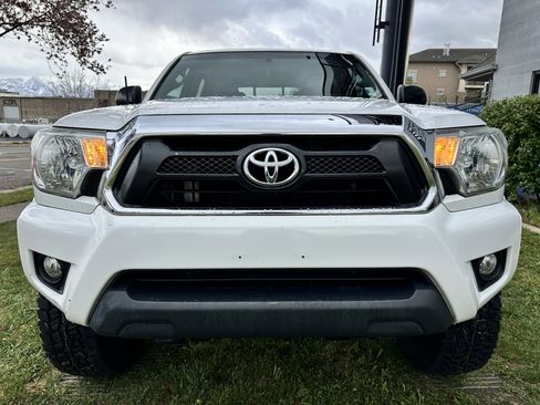 Used 2015 Toyota Tacoma TRD Off-Road w/ TRD Off-Road Package image 13