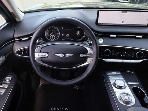Used 2024 Genesis GV70 2.5T Advanced w/ Advanced Package image 17