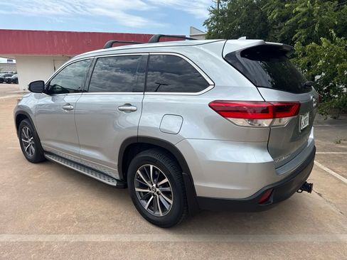 Used 2017 Toyota Highlander XLE FWD image 7