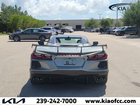 Used 2022 Chevrolet Corvette Stingray Premium Conv w/ Z51 Performance Package RWD image 5