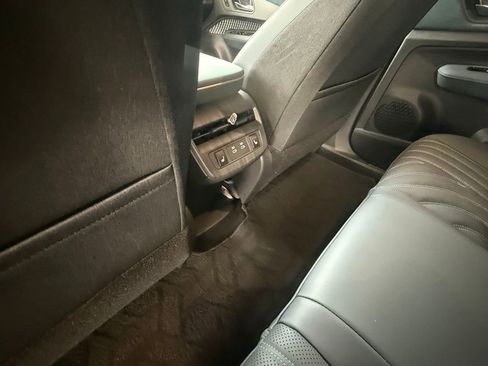 Used 2025 Nissan Ariya Platinum image 25