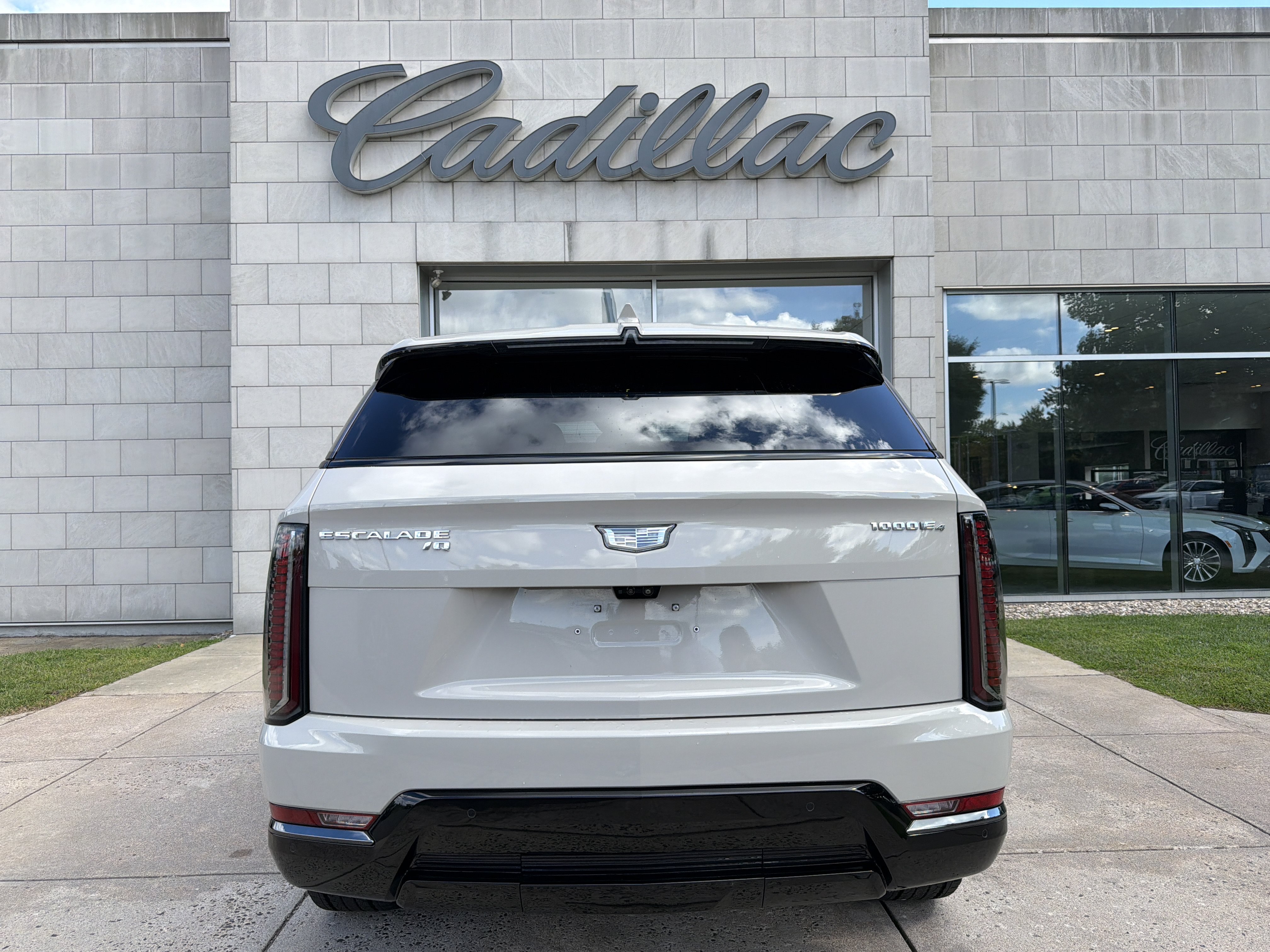 Used 2026 Cadillac Escalade IQ Sport 2 AWD/4WD image 6