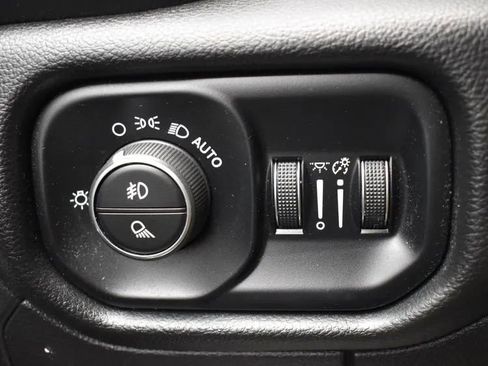 Used 2025 RAM 1500 Laramie image 23