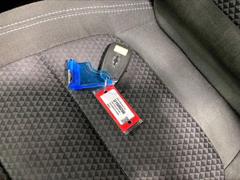 Used 2023 Chevrolet Bolt EUV LT w/ Comfort Package image 29