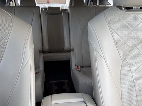 Certified 2021 Toyota Highlander Platinum image 41