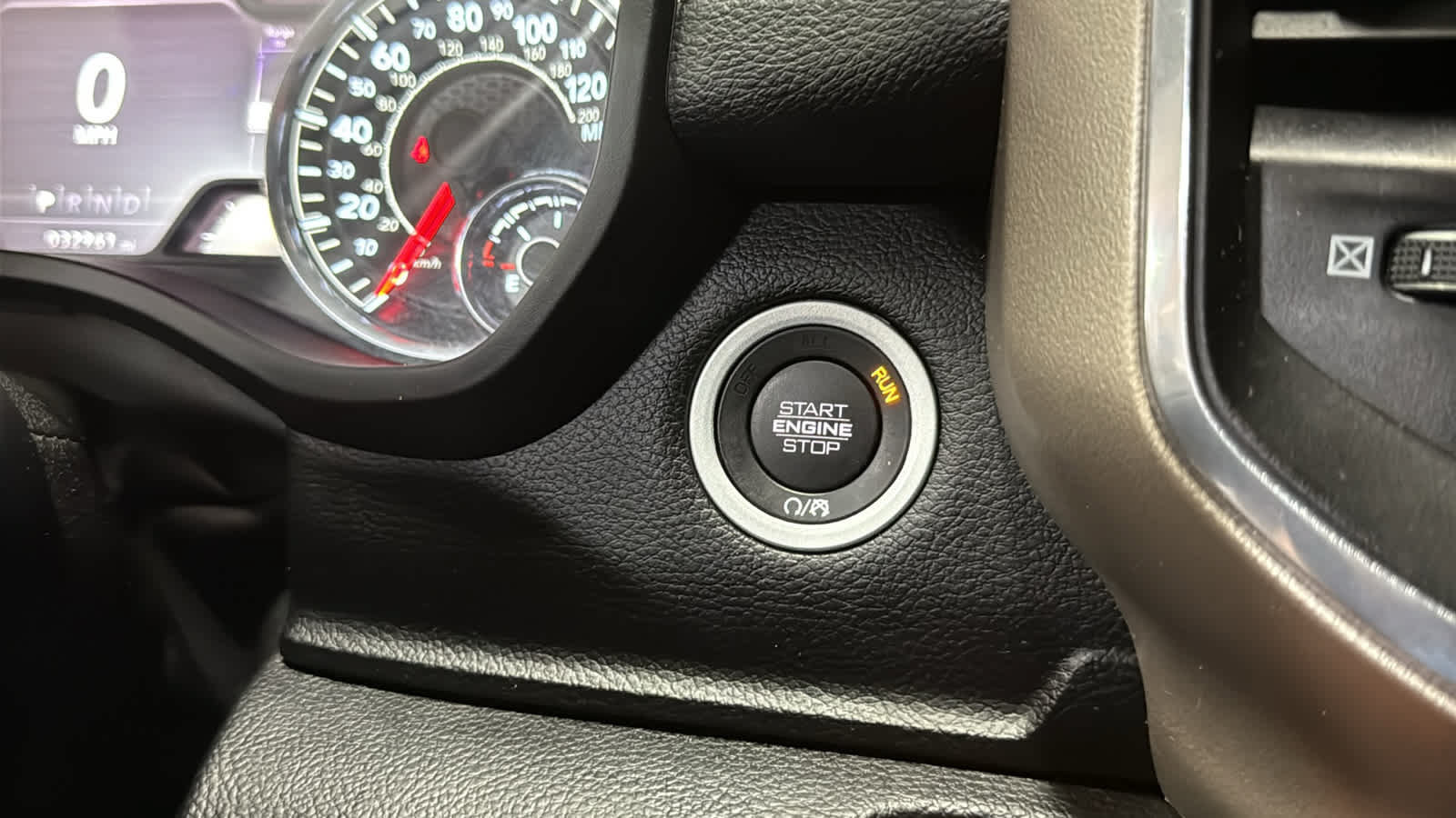 Used 2021 RAM 1500 Laramie AWD/4WD image 20
