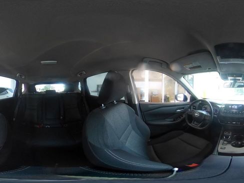 Used 2025 Nissan Rogue SV FWD image 43