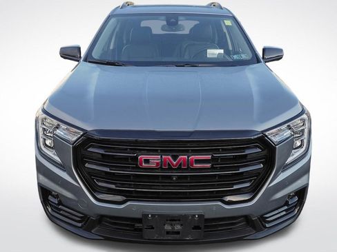 Used 2023 GMC Terrain SLT w/ Infotainment Package II AWD/4WD image 3