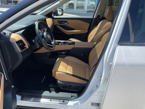 Used 2023 Nissan Rogue Platinum AWD/4WD image 12