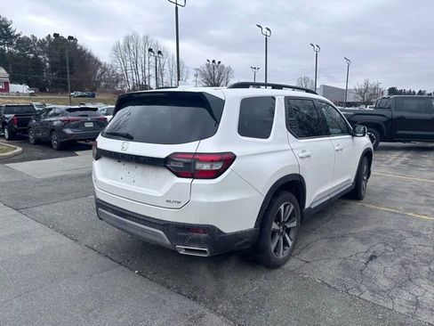 Used 2023 Honda Pilot Elite image 3