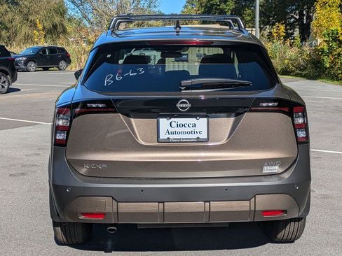 New 2026 Nissan Kicks SV w/ SV Premium Package image 5