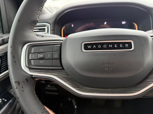 Used 2024 Jeep Wagoneer L Series II w/ Flexible Seating Group AWD/4WD image 25