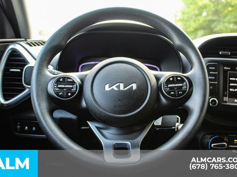 Used 2025 Kia Soul LX w/ LX Technology Package FWD image 23