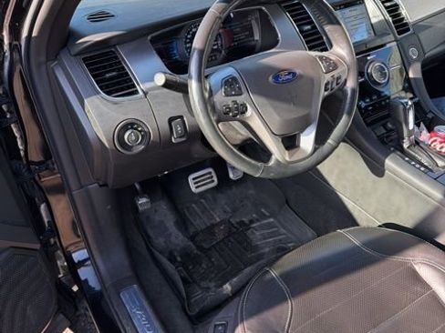 Used 2018 Ford Taurus SHO image 8