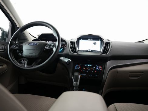 Used 2019 Ford Escape SE image 10