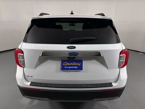 Used 2023 Ford Explorer XLT w/ Equipment Group 202A image 8