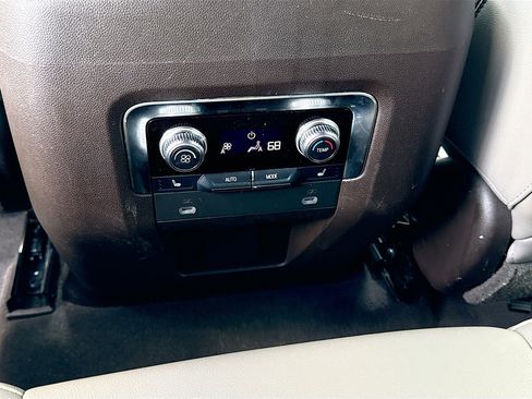 Used 2021 GMC Yukon SLT w/ SLT Luxury Plus Package RWD image 21