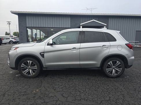 Used 2020 Mitsubishi Outlander Sport ES image 4