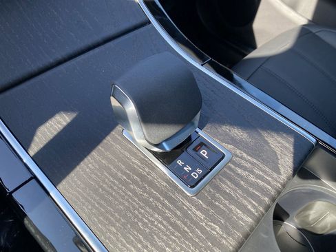 Used 2024 Land Rover Range Rover Evoque Dynamic SE image 26