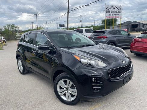 Used 2017 Kia Sportage LX AWD/4WD image 2