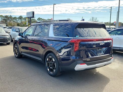 New 2026 Kia Carnival EX image 4