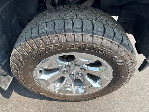 Used 2019 RAM 1500 Laramie AWD/4WD image 4