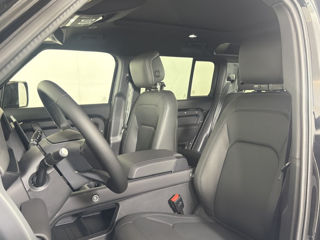 New 2026 Land Rover Defender 110 X-Dynamic SE AWD/4WD image 5